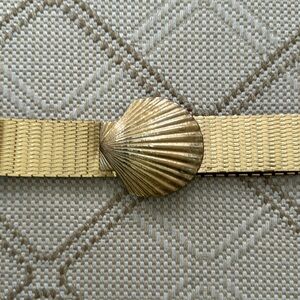 Vintage seashell stretchy belt, 24”, gold over black elastic… AMAZING